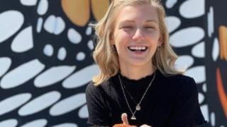 Цяла Америка в шок след мистериозната смърт на красива 22-г YouTube звезда, а годеникът ѝ... СНИМКИ 