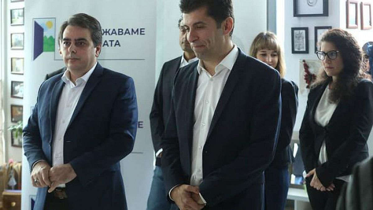 Тео Ушев нападна Петков и Василев с грозни обиди