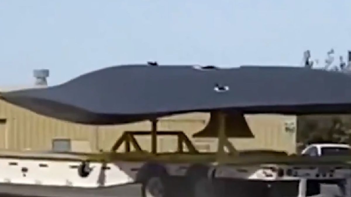 Мистериозен стелт самолет от неизвестен модел бе забелязан в САЩ ВИДЕО