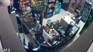 Сензационно ВИДЕО от нагъл въоръжен грабеж в Елин Пелин