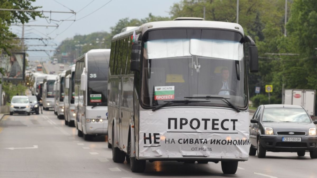 Недоволни превозвачи готвят невиждан протест у нас до дни