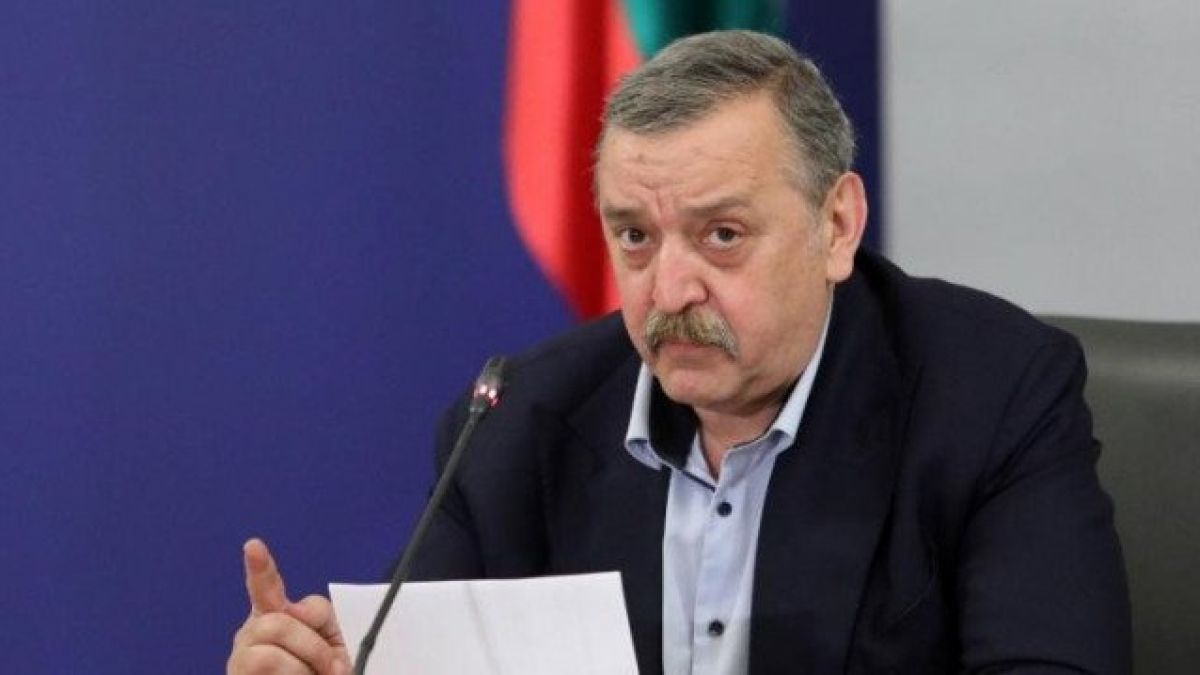 Проф. Кантарджиев срази антиваксърите с урок по български език и избухна: Уплашен съм от...