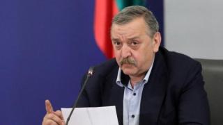 Проф. Кантарджиев срази антиваксърите с урок по български език и избухна: Уплашен съм от...