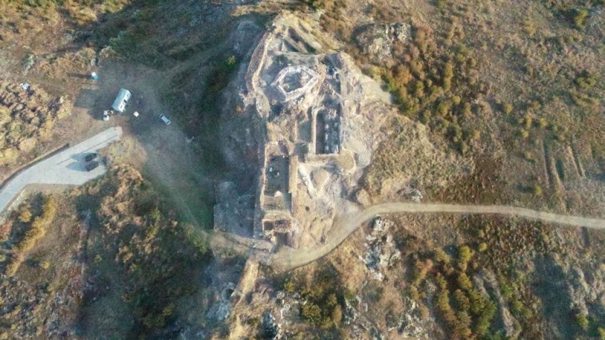 Археолози онемяха от сензационна находка край Русокастро СНИМКИ