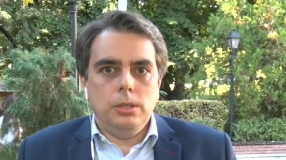 Асен Василев обяви, че съди Тошко Йорданов, а на Спецов дава нов висок пост
