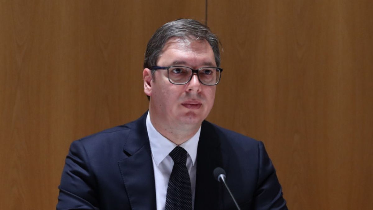 Вучич нареди армията на Сърбия да бъде приведена в повишена бойна готовност