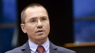 Джамбазки: Урсула фон дер Лайен да наложи мораториум върху търговията с въглерод