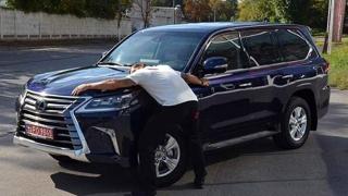 Разкриха автопарка на боксьора Олександър Усик, който детронира Антъни Джошуа