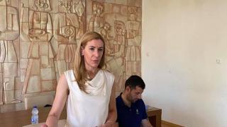 Ангелкова с тревожни данни за К-19 у нас и критика към кабинета на Радев