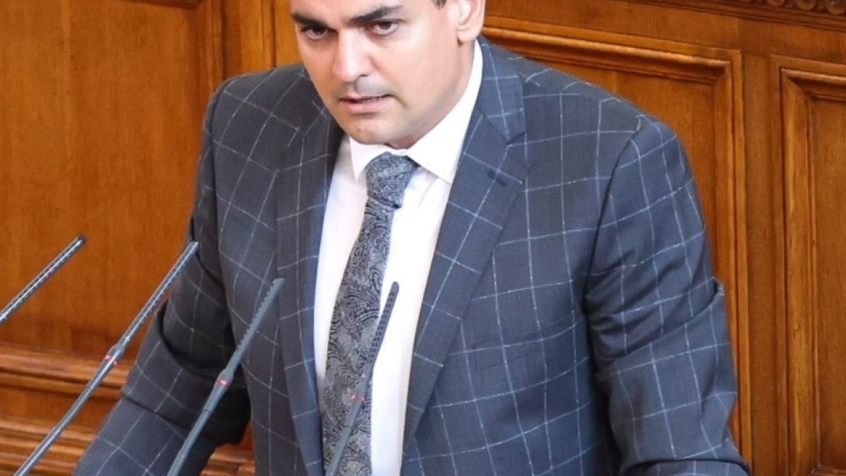 Радостин Василев изпочупил офис на ИТН в Плевен? Разследват го за...