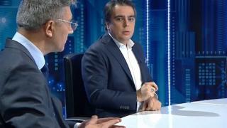 Скандал между председателя на ДПС и Асен Василев за помощта на пенсионерите 