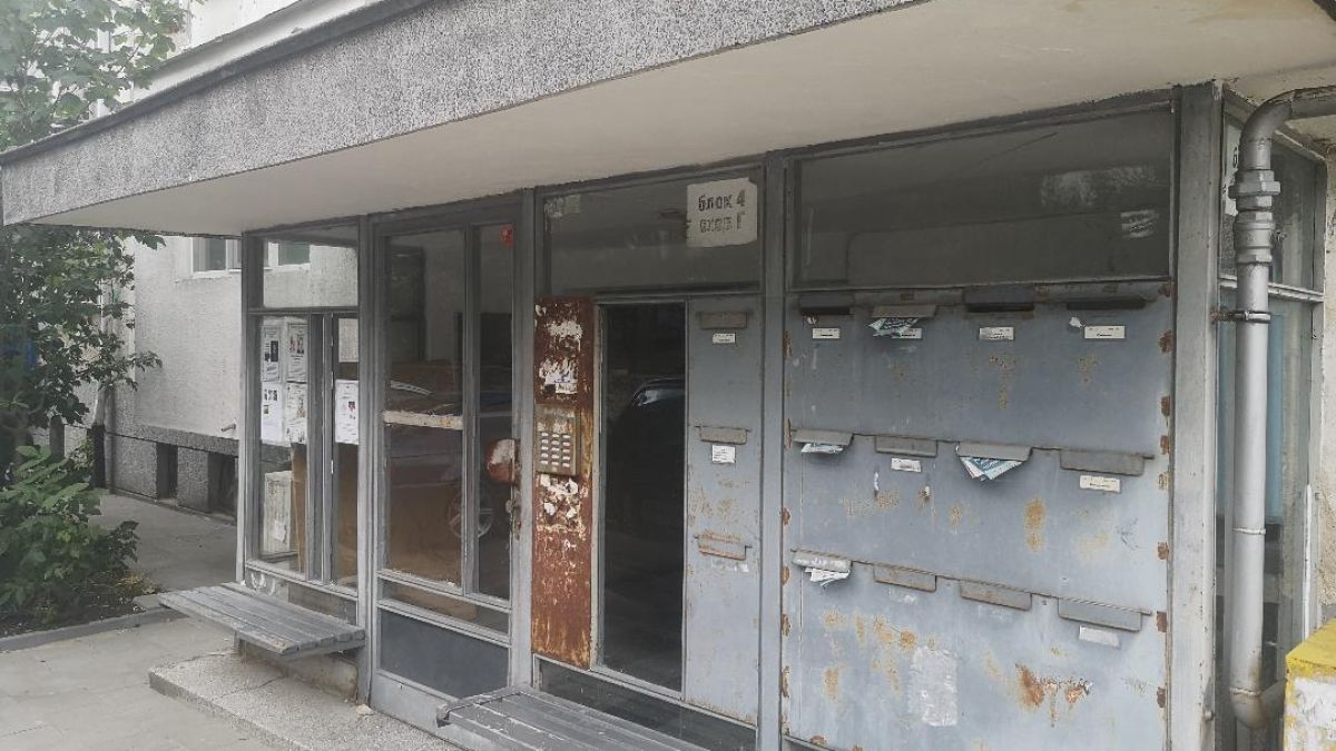 Откриха Илина и сина ѝ мъртви в дома им във Варна, издъхнали сякаш от нищото и оставили имоти и пари СНИМКИ