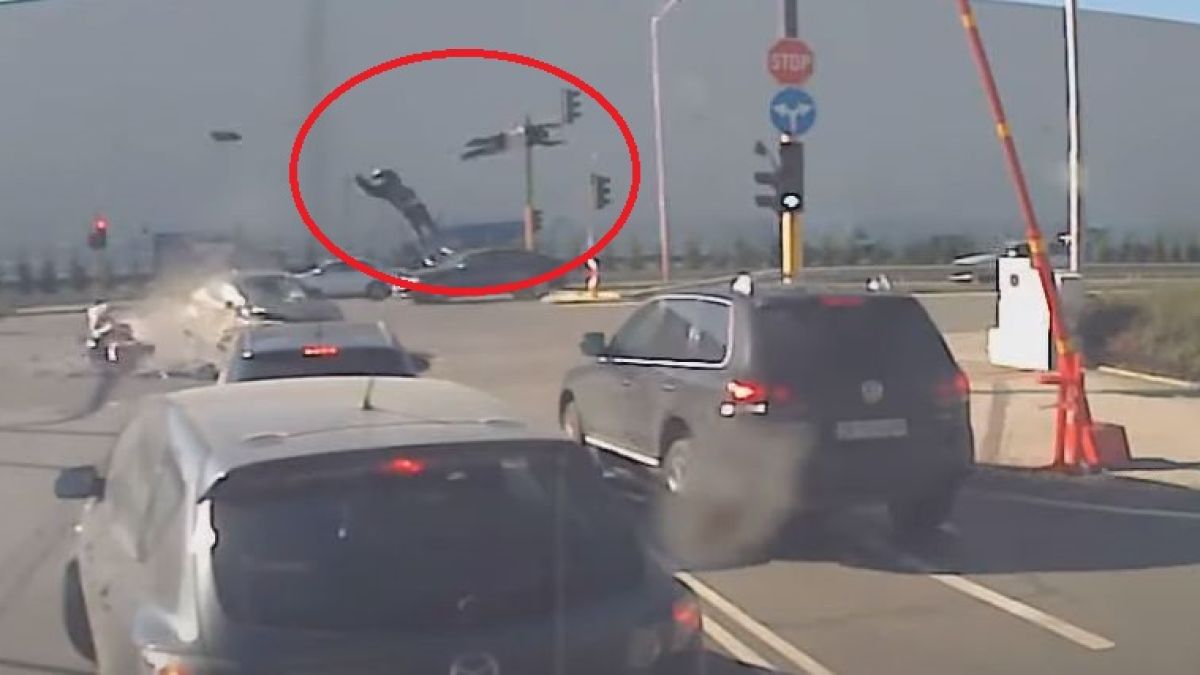 Смразяващо кръвта ВИДЕО 18+ от смъртта на моторист в София