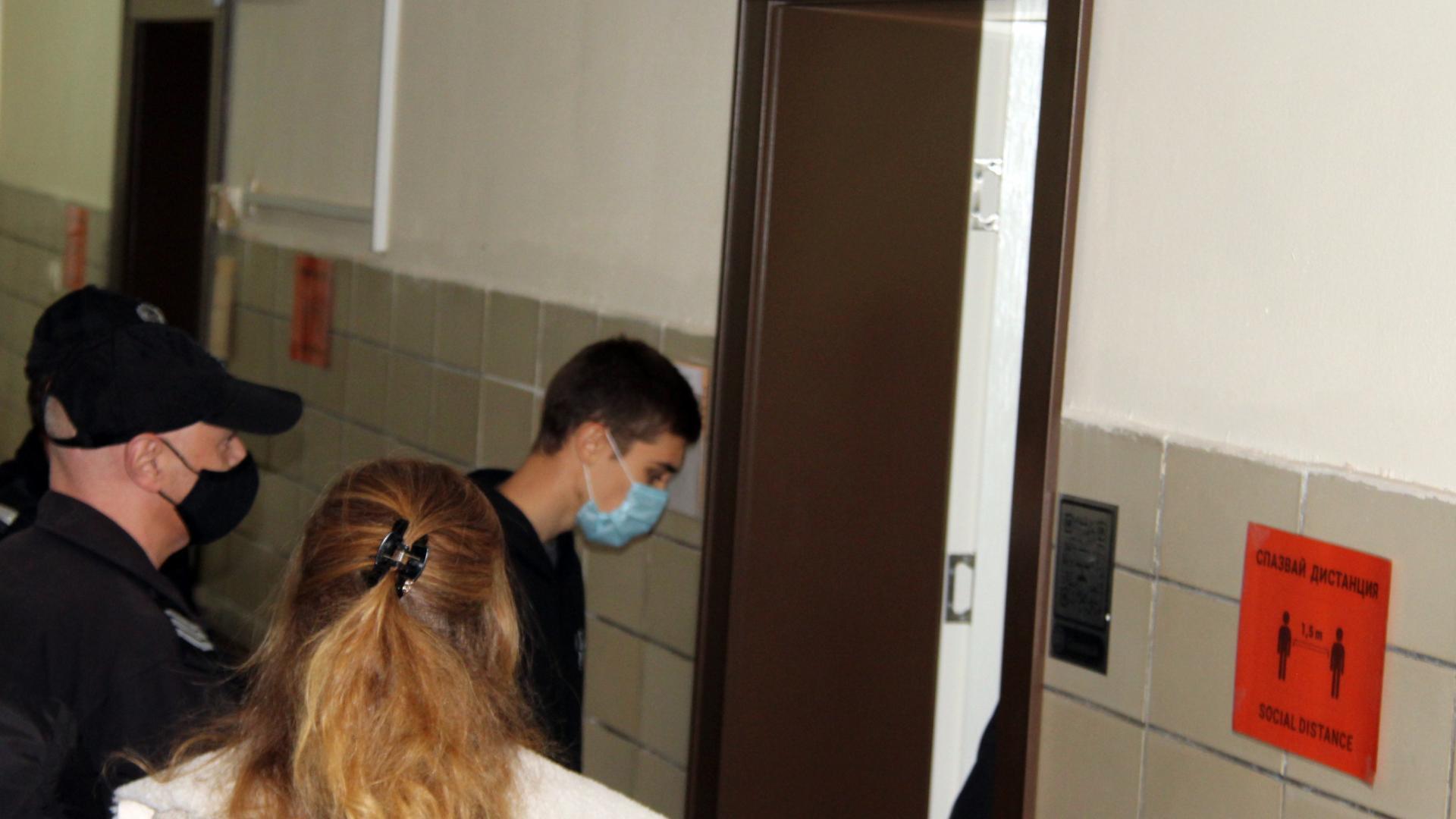 Ето го 18-г. дрифтаджия, виновен за ужаса с 3 млади жени в Стара Загора СНИМКА