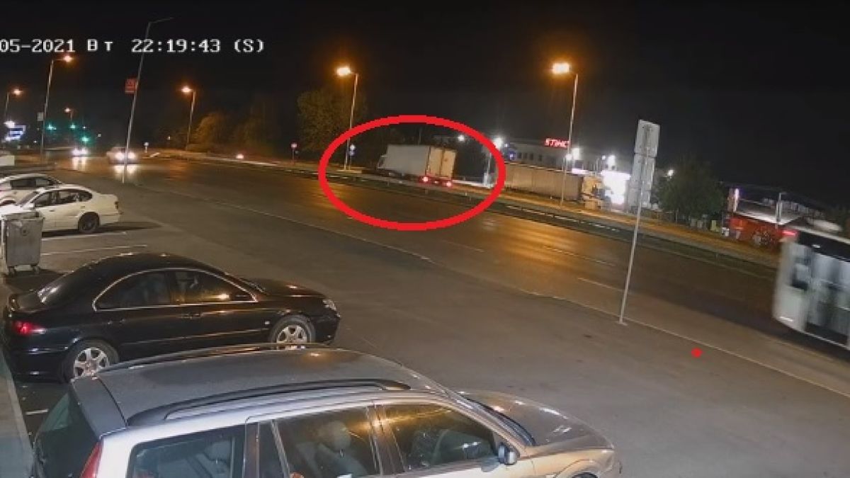 Зловещо ВИДЕО от момента, в който мъж губи живота си на Ботевградско шосе в София