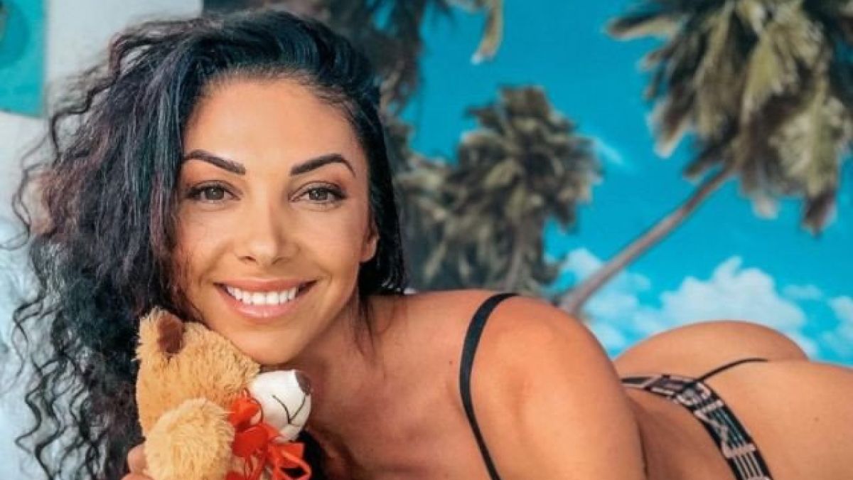 Биляна Йотовска нагорещи от Малдивите СНИМКИ 18+