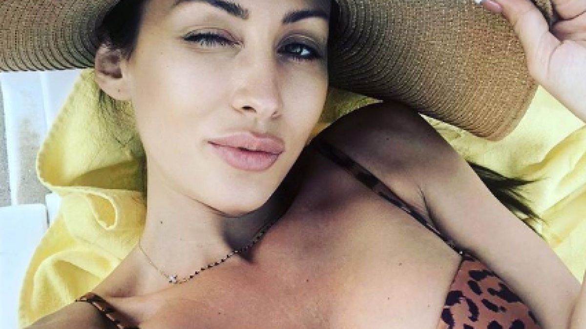 Ето какви ги върши Джена в Турция и с кого е СНИМКИ
