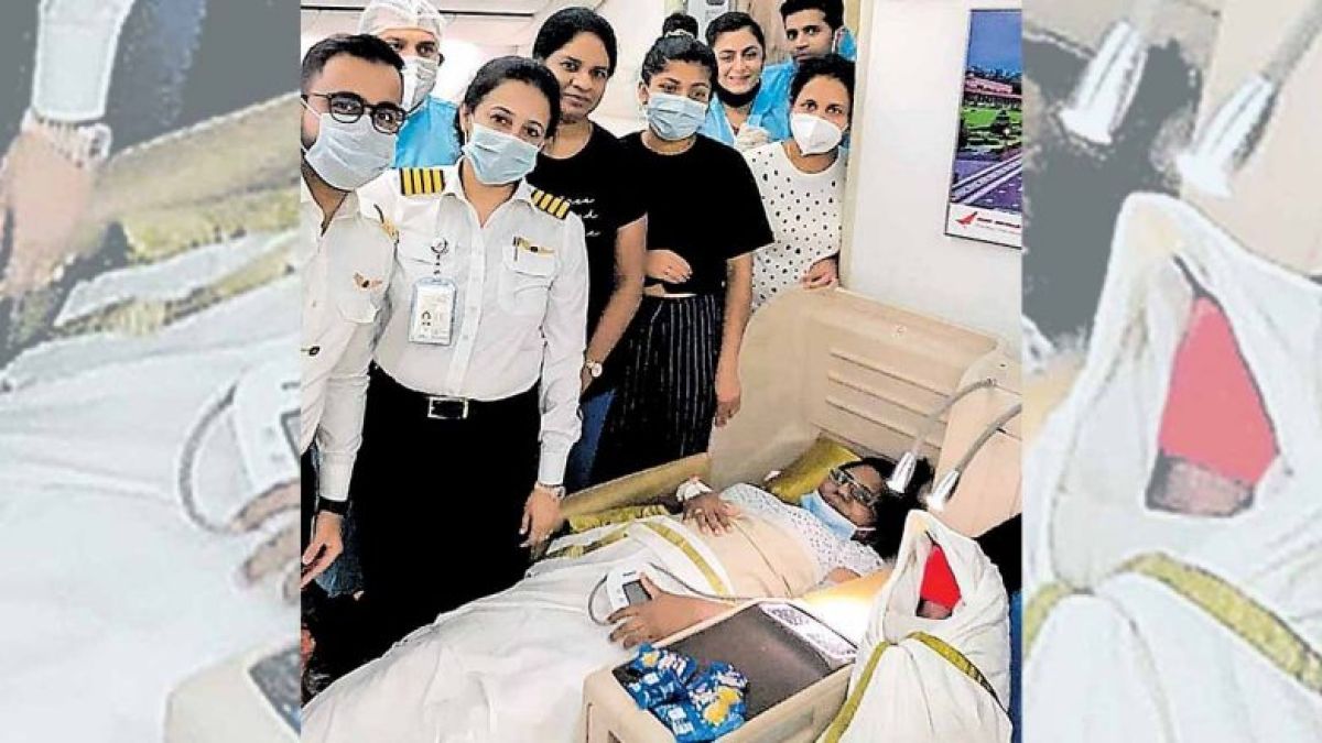 Самолет на Air India прелиташе над България и в този момент на борда му се случи нещо невероятно СНИМКА