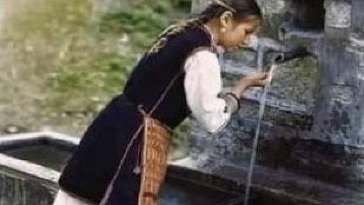 През 1940 г. американец спира красива българка и я снимка, последвалото е уникално