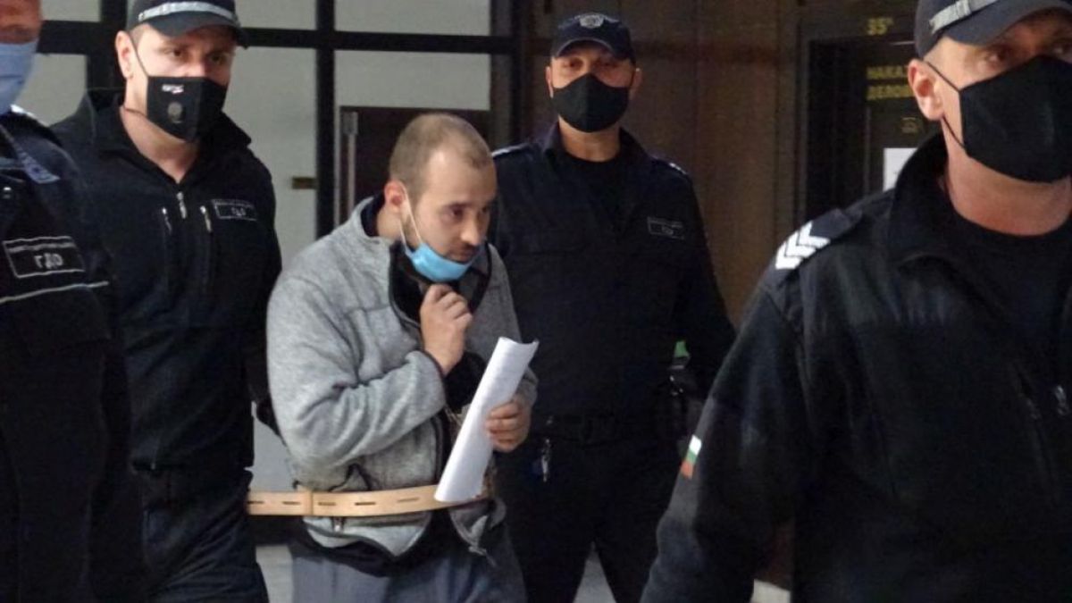 Смразяваща версия! Жените не харесвали Илия, а той убил родителите си, защото...