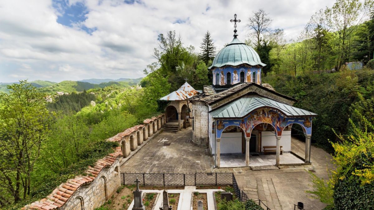 Прочетете това, преди да посетите манастир или църква