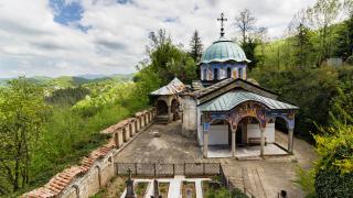 Прочетете това, преди да посетите манастир или църква