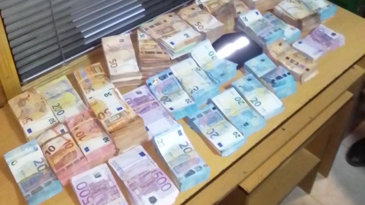 Русенски митничари претърсиха ТИР с турски шофьор и се шашнаха СНИМКИ