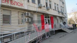 Невиждан инцидент: Електрическа инвалидна количка потроши възрастна жена в Русе