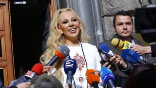 Луна разкри, че Иво Сиромахов е влюбен в нея! Каза цялата истина за Слави, Тошко и защо не са мъже СНИМКА