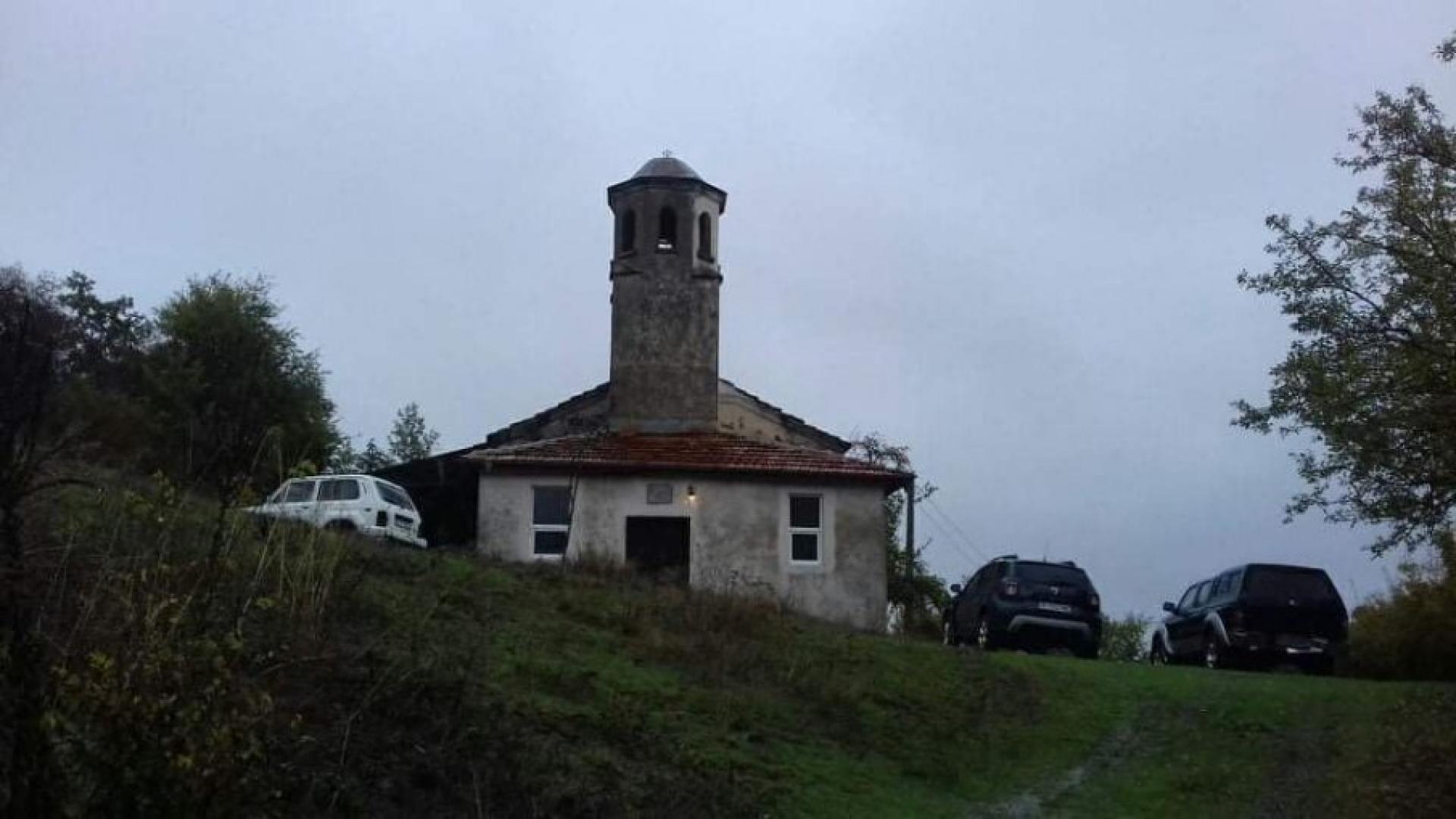 Чудо, невиждано от 118 г., се случи навръх Петковден в храм в Симитлийско 