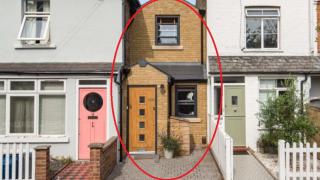 Тази къща е широка едва 2.4 метра, но надникнете ли вътре...