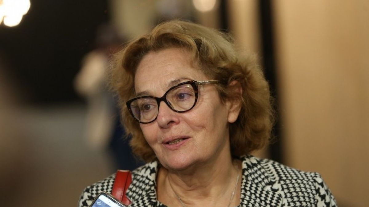 Доц. Коларова: Кацаров е пробойната в служебния кабинет