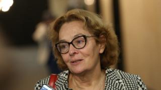 Доц. Коларова: Кацаров е пробойната в служебния кабинет
