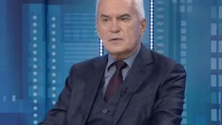 Водещият на „Панорама“ се видя в чудо от сеира, спретнат от гостите в студиото му СНИМКИ