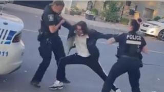 Полицайки станаха за резил заради хилав заподозрян ВИДЕО