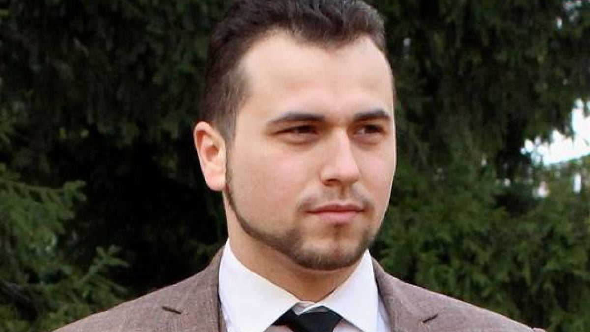 Политолог изброи факторите, които може да провалят Радев на изборите