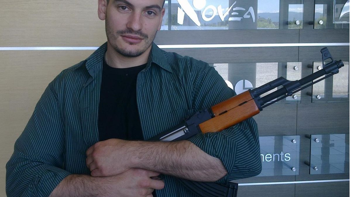 Димитър Стоянов от „Биволъ“ сънува тероризъм, контрабанда, папироси и Осама бин Ладен