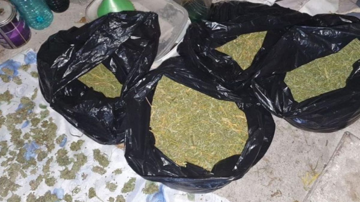 Удариха опасни бандити в Ямболско, разбиха гигантска... СНИМКИ