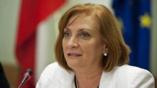 Искра Михайлова: Хората обичат Пеевски