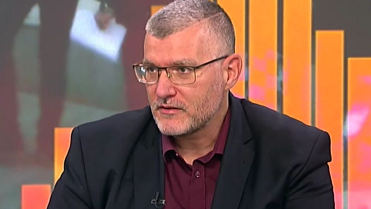Проф. Момеков изумен: Хората не се притесняват да подарят гърди на дъщеря си, но се притесняват от...