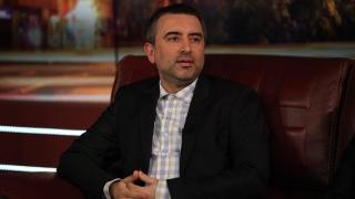 Сценарист на Слави ударен жестоко от новата заповед на Кацаров за сертификатите