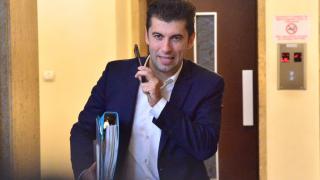 Експерт разкри ексклузивно пред БЛИЦ TV как Кирил Петков иска да заличи Държавната петролна компания