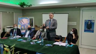 Карадайъ и Михайлова на среща с бизнеса: Другите държави си получават парите от ЕС, а ние се правим на шмекери и стоим на дъното
