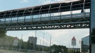 Кошмар: Мъж умря в асансьора на пасарелка във Варна