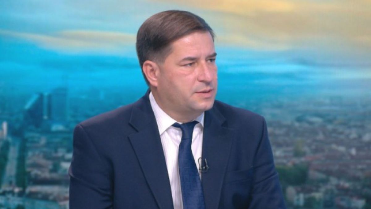 Борислав Цеков каза какво се случва с актовете на Кирил Петков след решението на КС 