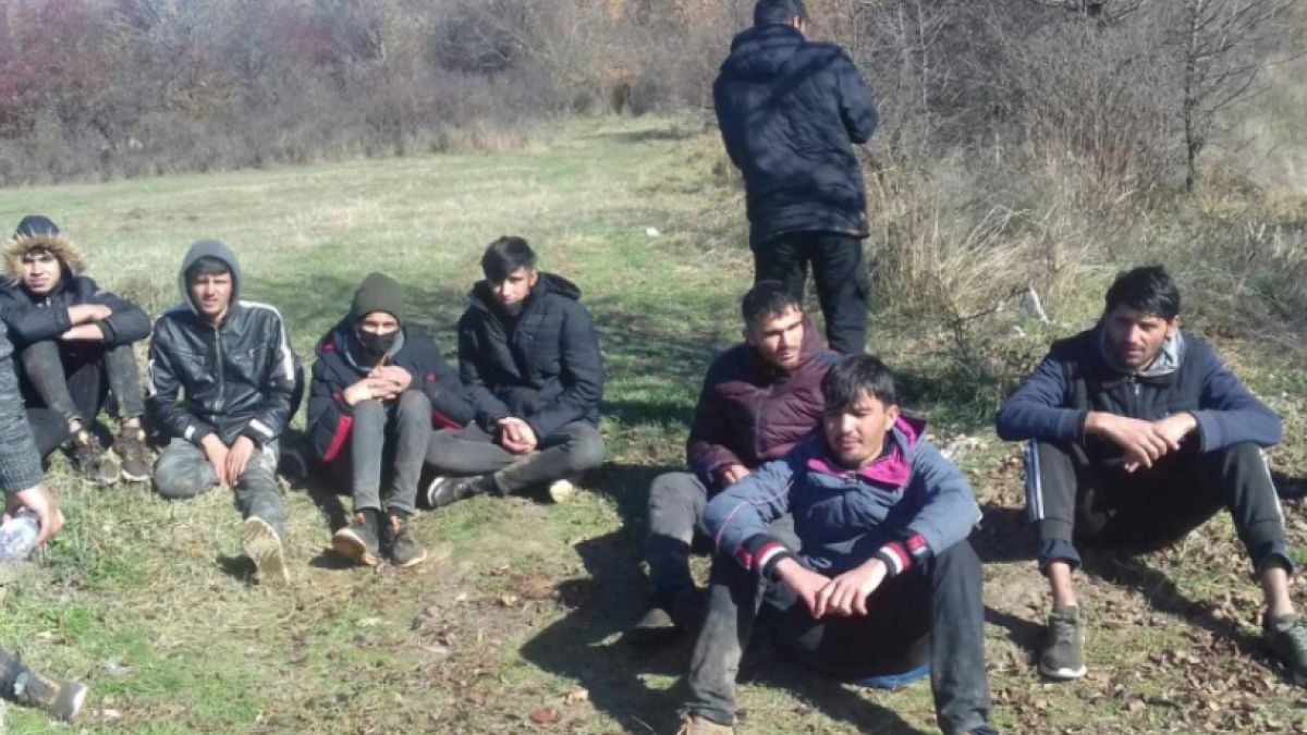 Заловиха още афганистанци, щъкащи из България