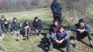 Заловиха още афганистанци, щъкащи из България
