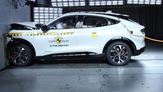 Двоен 5-звезден рейтинг за новия Ford Mustang Mach-E