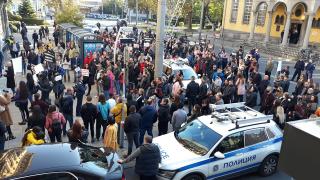 Сложиха началото! Бунтът изкара 28 града на протест ВИДЕО