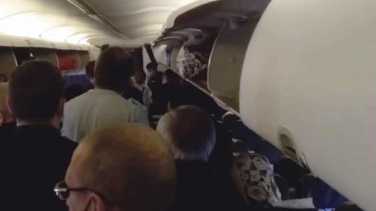 Пътници в руски самолет изживяха невероятен кошмар ВИДЕО